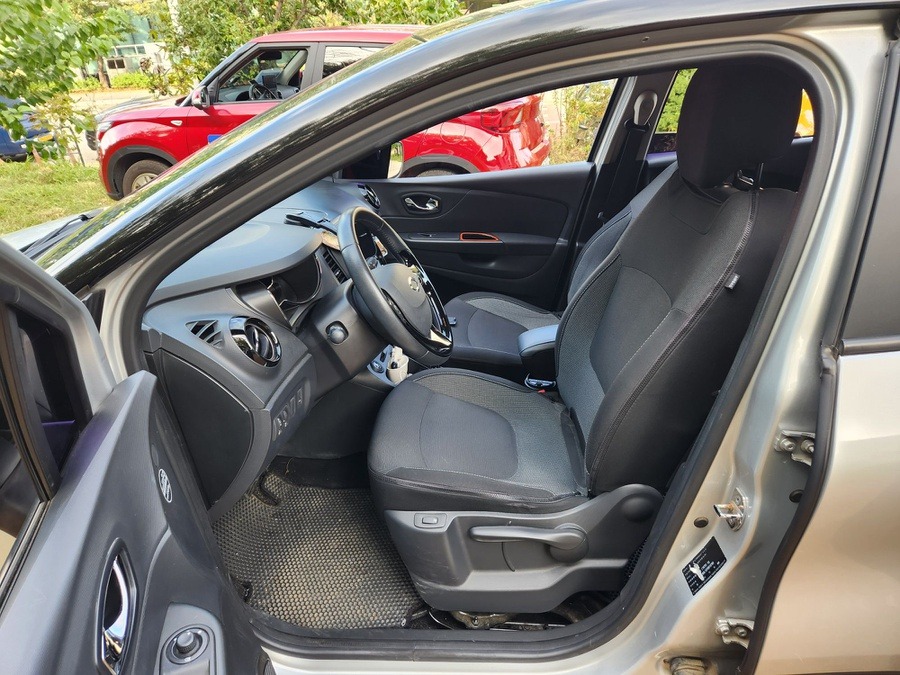 Renault QM3 LE (Captur) 2015 Renault QM3 LE (Captur) 2015