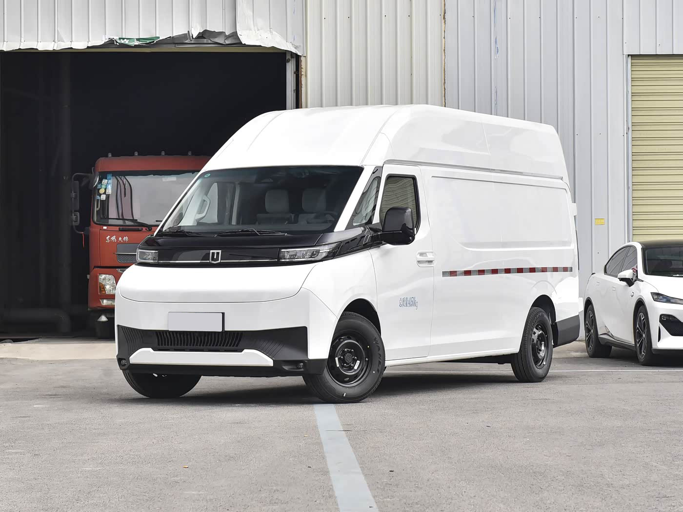 Farizon Super VAN 2026 3 seats 13,69 - 5 
