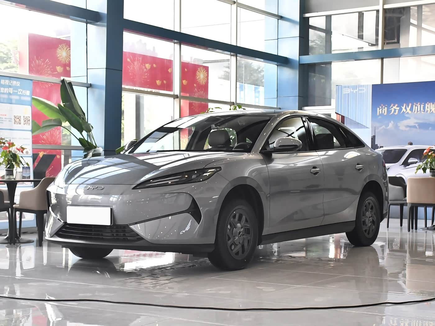 BYD E7 2025 450KM Smart Wisdom Travel Edition - 1 