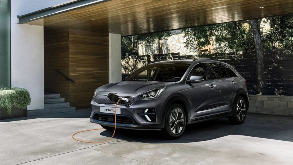 Порівняння електромобілів Kia e-Niro 2020 та Hyundai Kona 2021