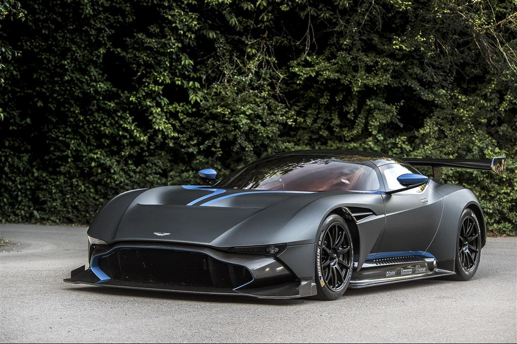 Более 50 элитных автомобилей, таких как Ferrari, Maserati и Aston Martin, было зарегистрировано в Украине с начала этого года.