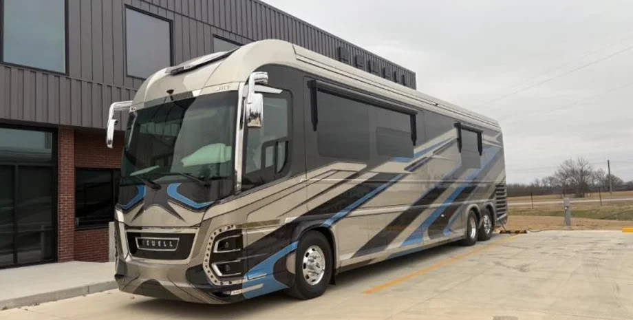 Розкішний автодім зі спа-зоною: Newell 1849 за $2,8 млн отримав сауну, джакузі та преміальний інтер’єр - 1 | bex-auto.com