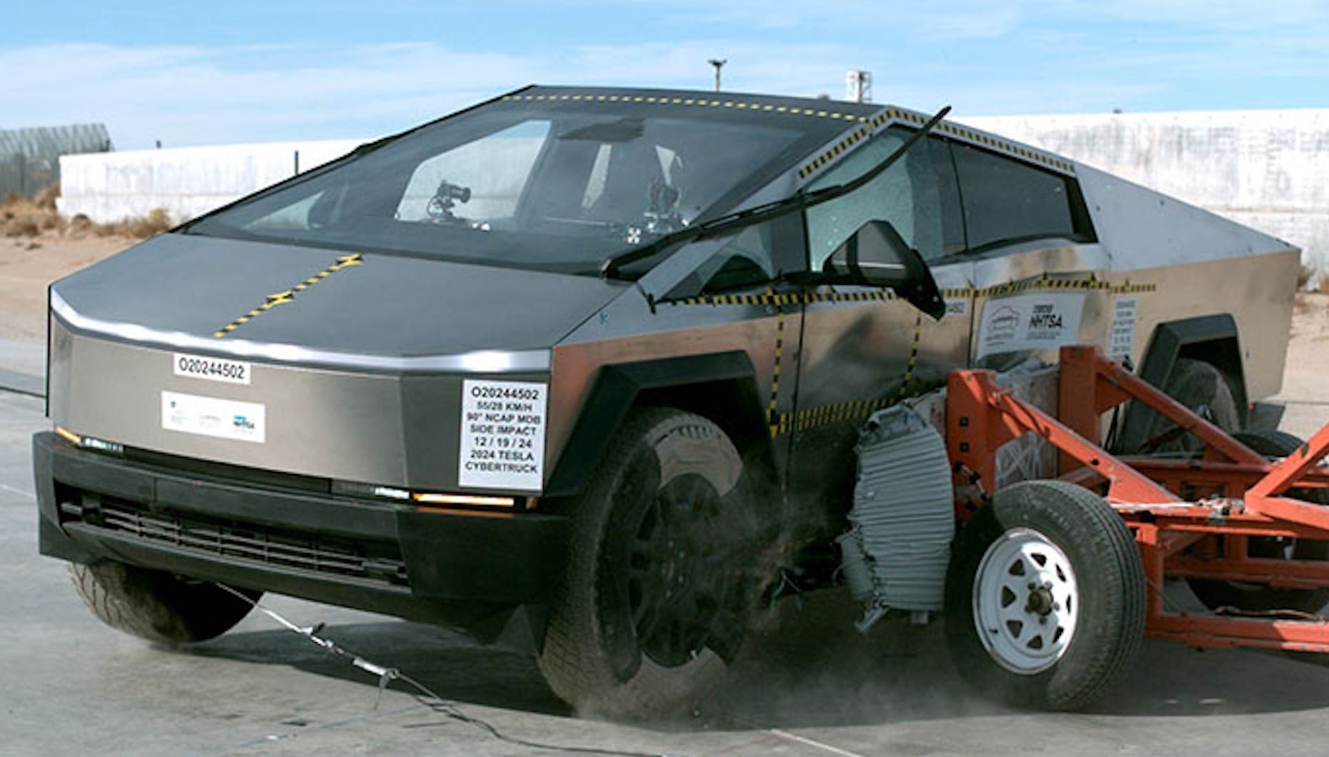 Tesla Cybertruck краш-тест, Tesla Cybertruck, краш-тест Tesla Cybertruck