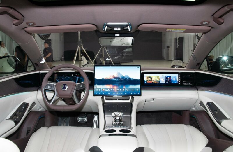 Мировая премьера Denza Z9 GT от BYD состоится 20 сентября. Автомобиль будет представлен в гибридной и электрической версиях.