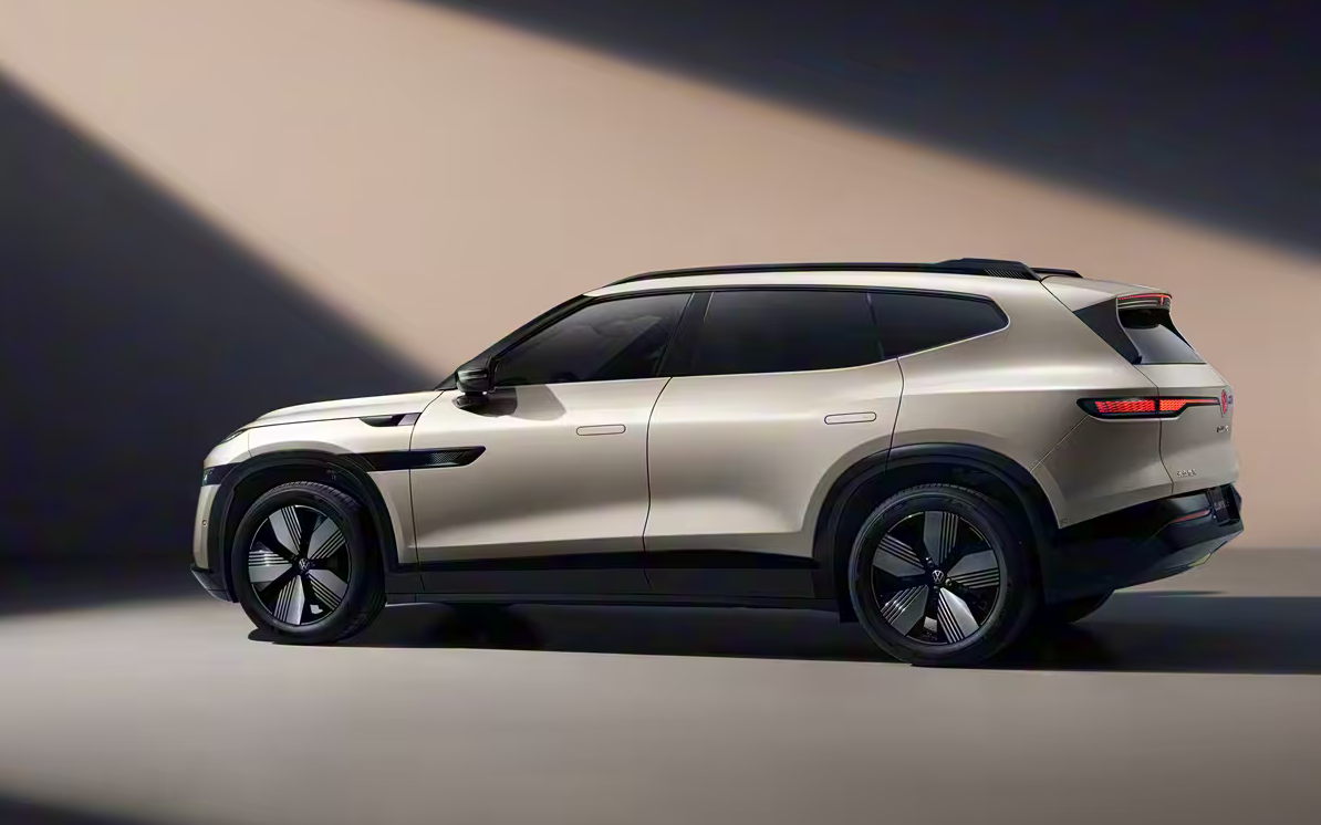 Volkswagen ID.UNYX 08: флагманский электрокроссовер с запасом хода до 730 км