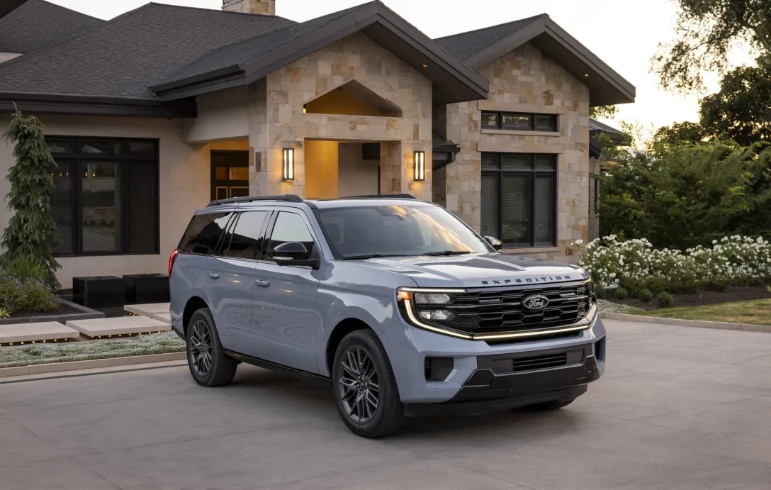 Мощный внедорожник Ford Expedition 2025: впечатляющий дизайн и продвинутые технологии (Фото)