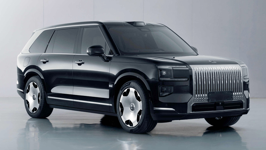 Zeekr 9X: найпотужніший гібридний позашляховик 2025 року з рекордною PHEV-батареєю 70 кВт·год