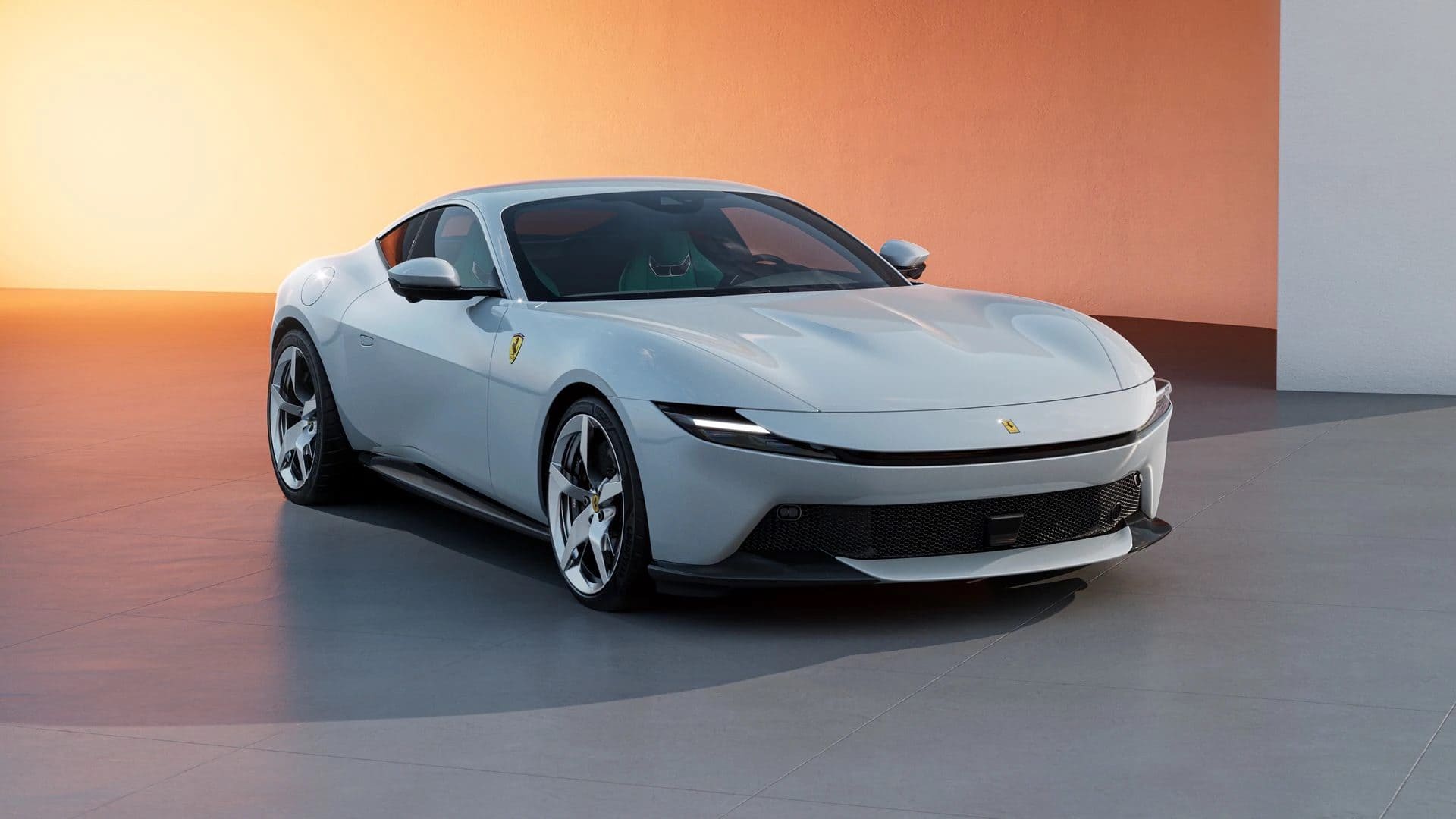 Ferrari презентовала новое купе Amalfi: стиль, мощь и комфорт в одной модели