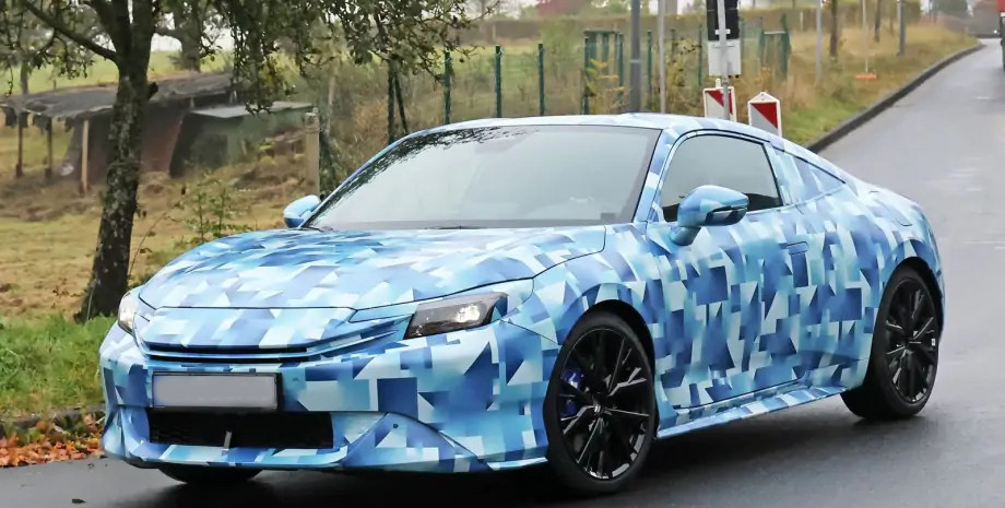 Відроджена легенда: новий доступний спорткар Honda вперше помічений на дорогах