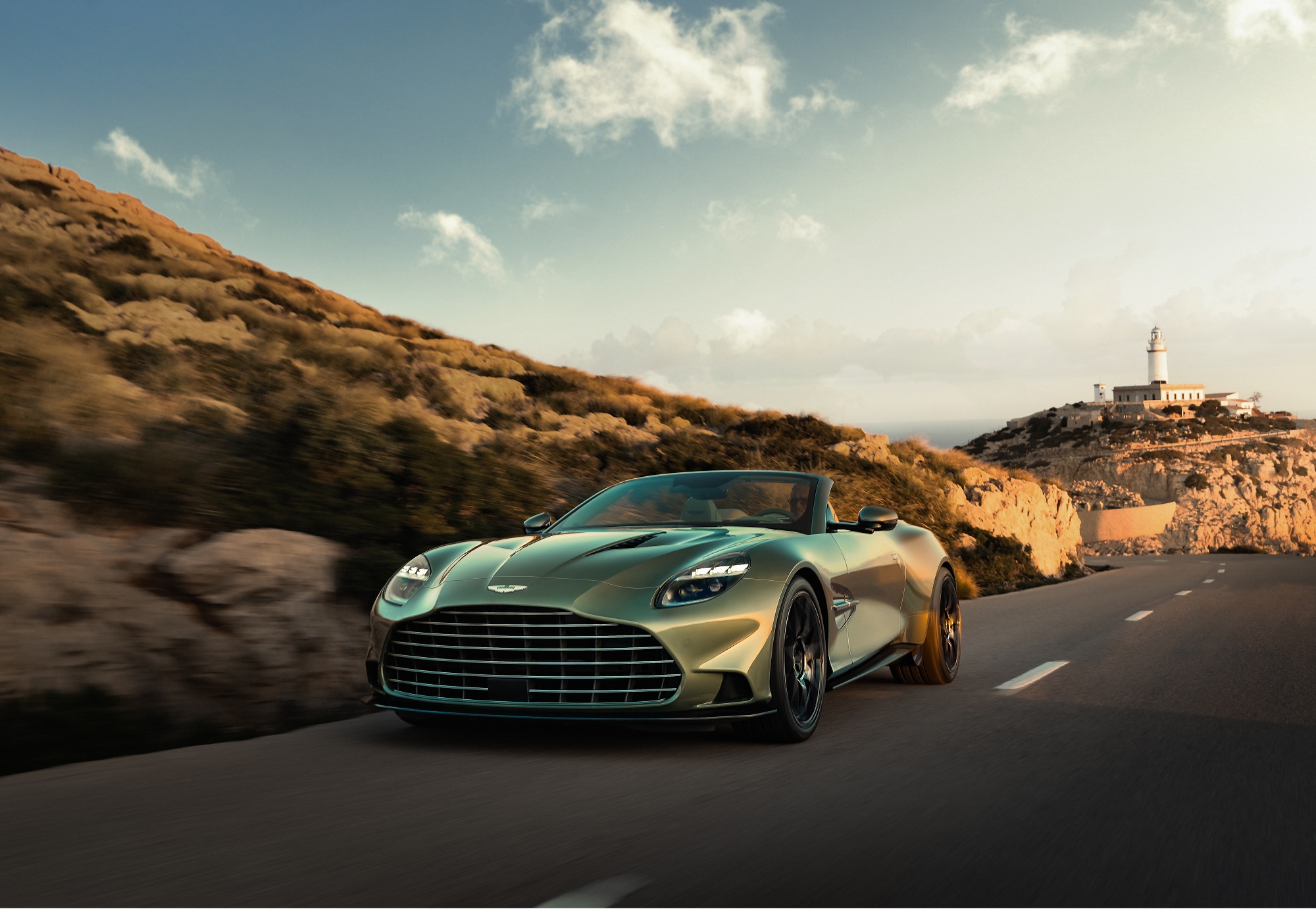 Aston Martin Vanquish Volante, Aston Martin Vanquish, суперкар Aston Martin, кабриолет Aston Martin