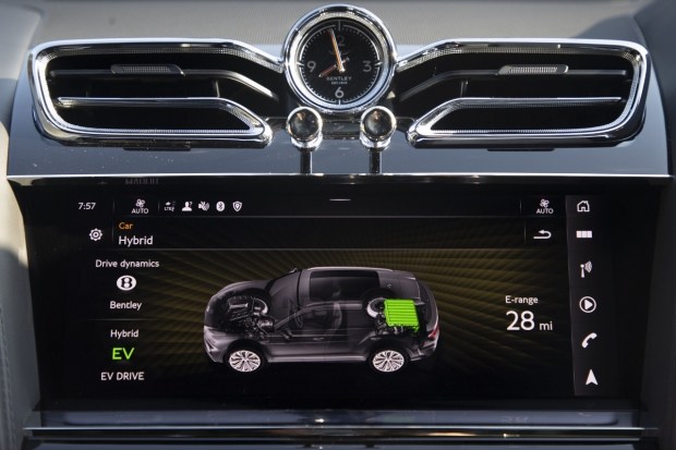 Bentley Bentayga Hybrid 2025 против конкурентов: почему этот роскошный гибрид — лучший в своем классе