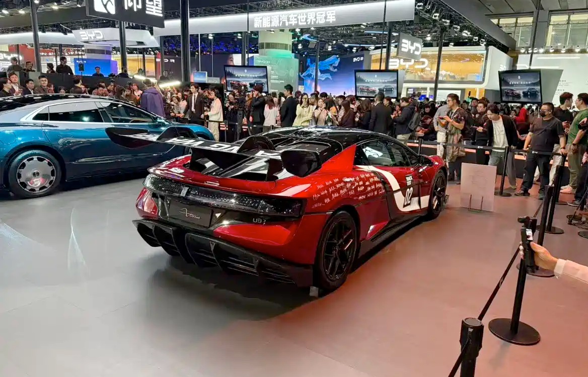 BYD has unveiled the fastest and most powerful car in the world: the Yangwang U9 Xtreme hits 496 km/h and 3,000 hp