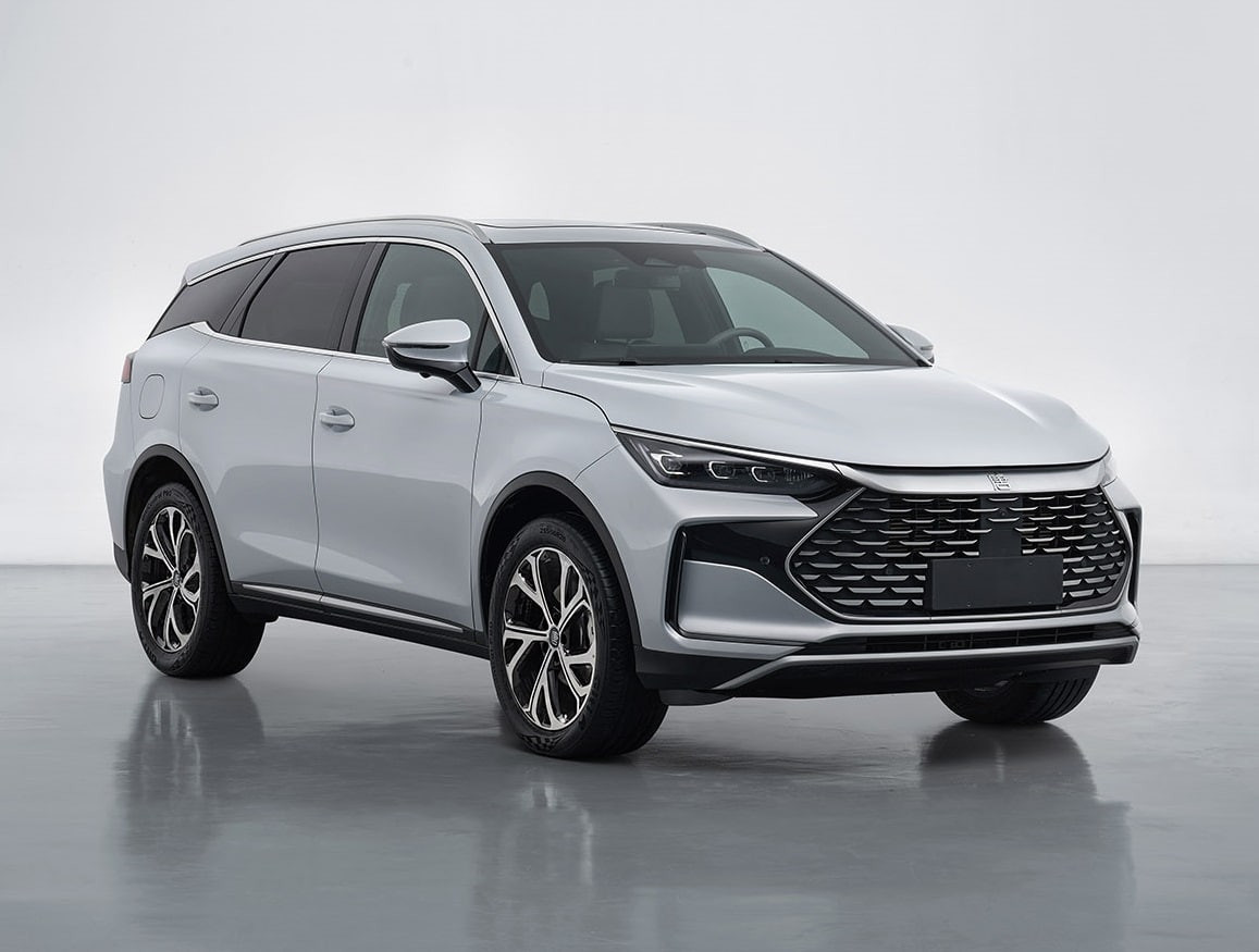 Витрата палива 3,8 л на 100 км і запас ходу 1350 км. Новий BYD Tang DM-i 2025 готовий до запуску