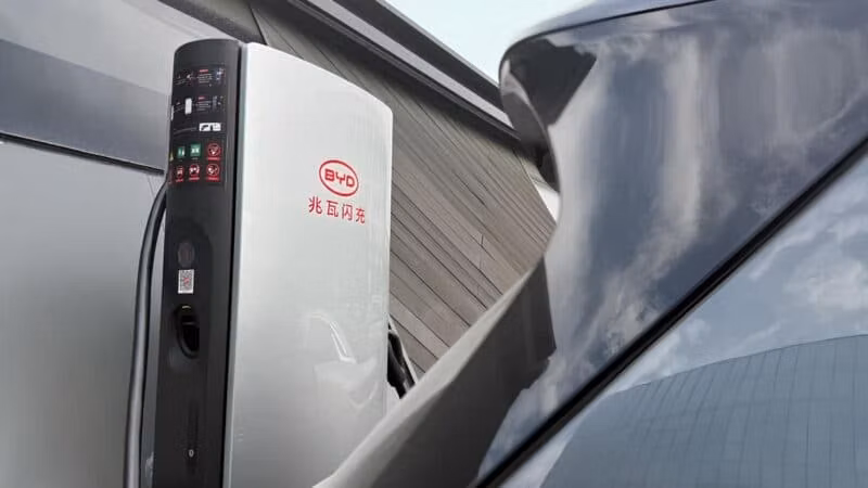 Первые в мире мегаваттные зарядные станции BYD: зарядка на 2 км в секунду и 1000 В