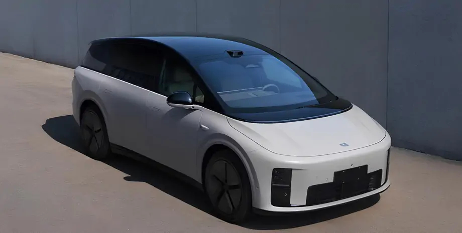В Китае представили электрокар Li Auto i8 с запасом хода более 700 км — премиальный минивэн будущего