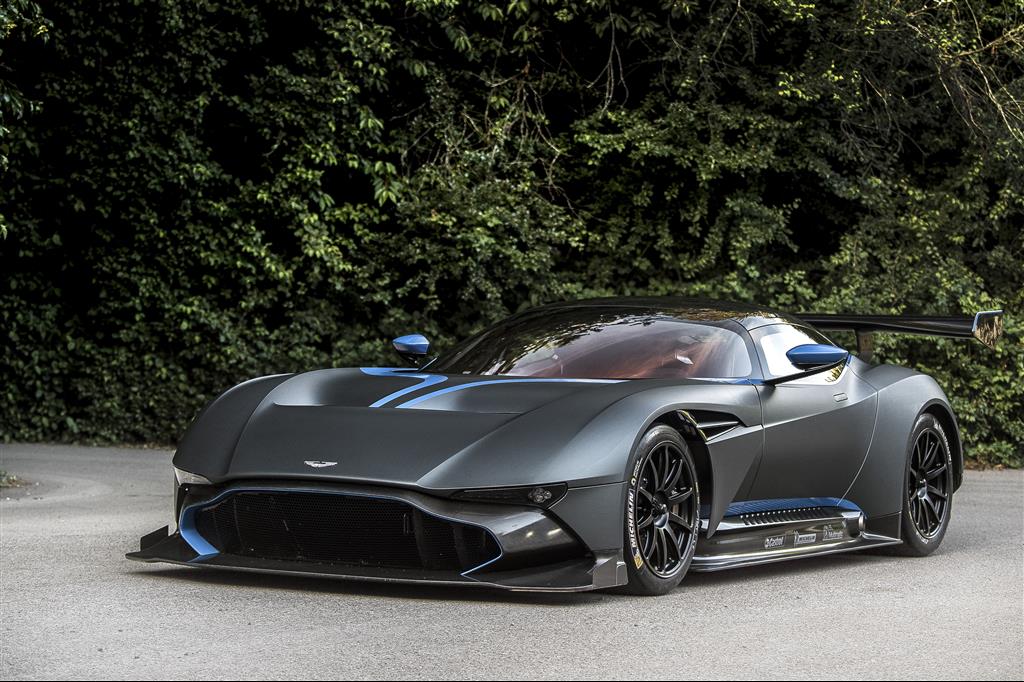 Более 50 элитных автомобилей, таких как Ferrari, Maserati и Aston Martin, было зарегистрировано в Украине с начала этого года.