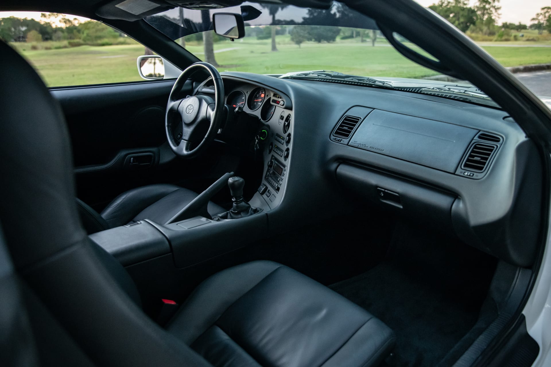 Toyota Supra A80 по цене Lamborghini: за что отдали рекордные $242 000 на аукционе?