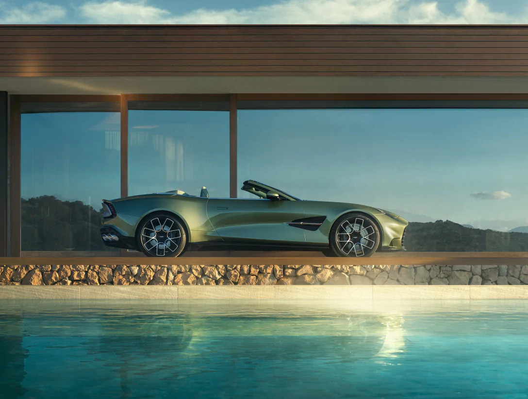 Aston Martin Vanquish Volante: самый быстрый кабриолет в мире с 835 л.с. и разгон до 100 км/ч за 3,4 секунды