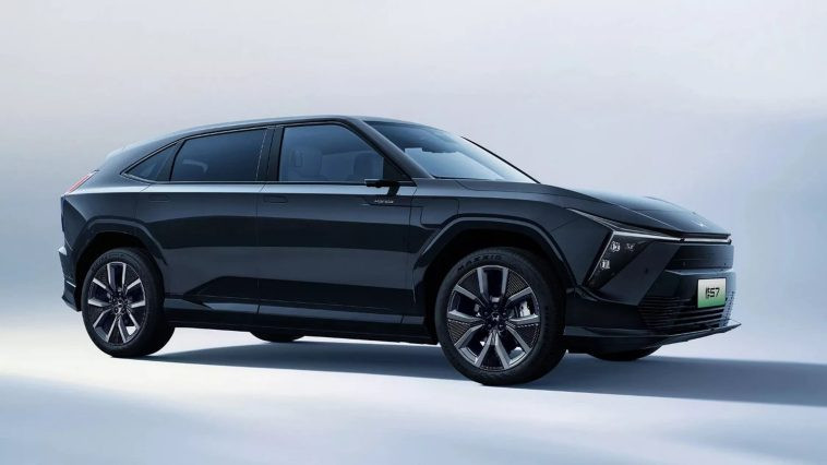 Honda S7 2025 – новый электрический кроссовер с запасом хода до 650 км