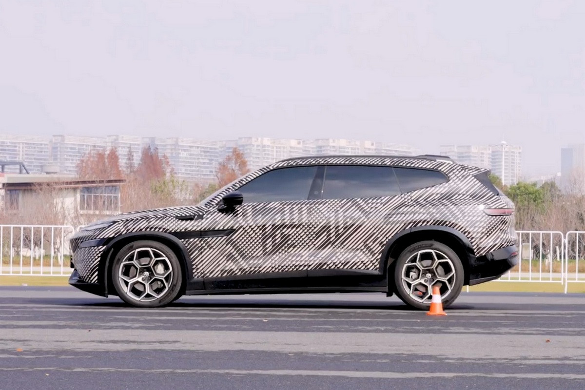 Volkswagen ID.UNYX 08: флагманский электрокроссовер с запасом хода до 730 км