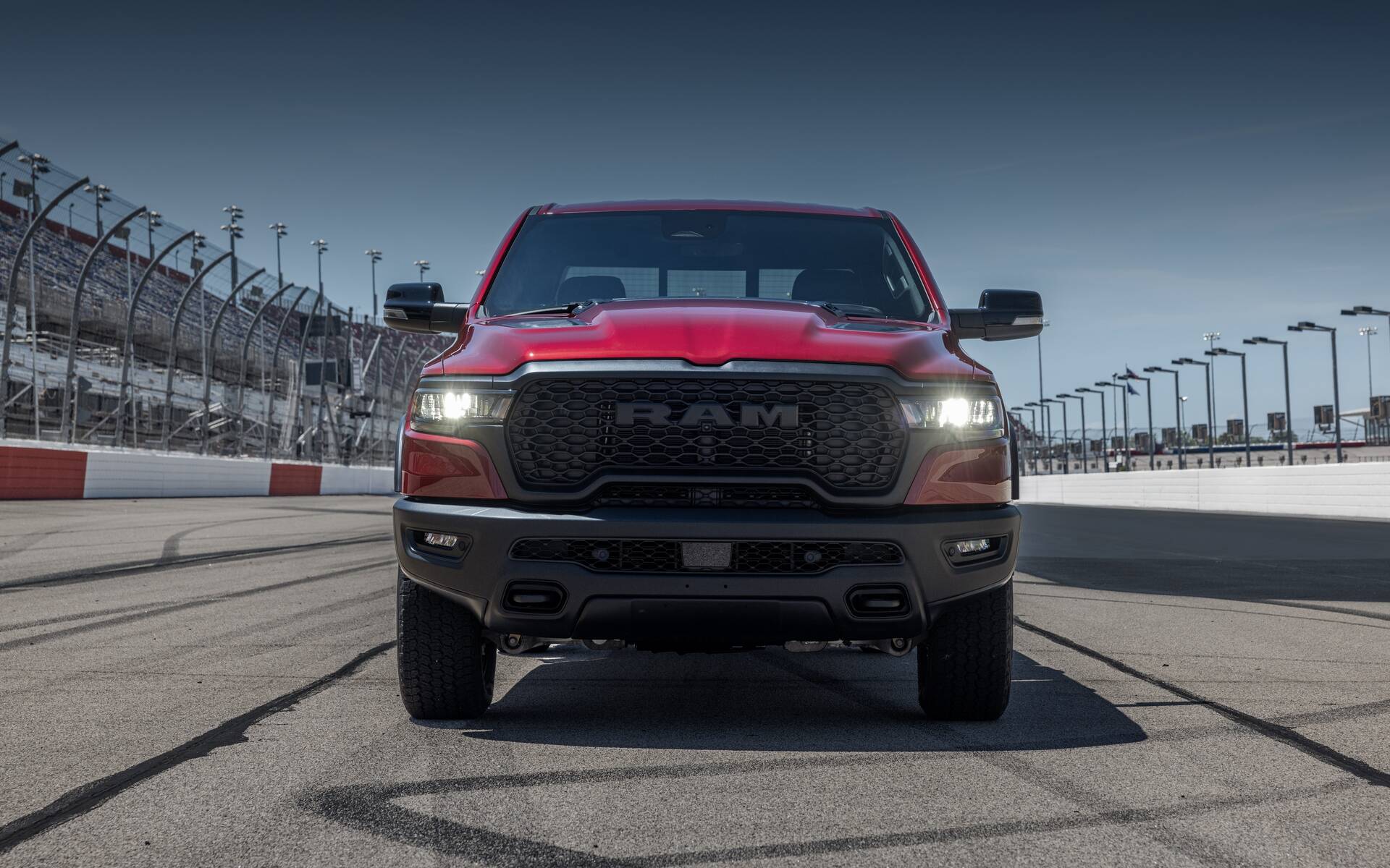 Ram возвращает легендарный V8: более 10 тысяч заказов за сутки на новый Ram 1500