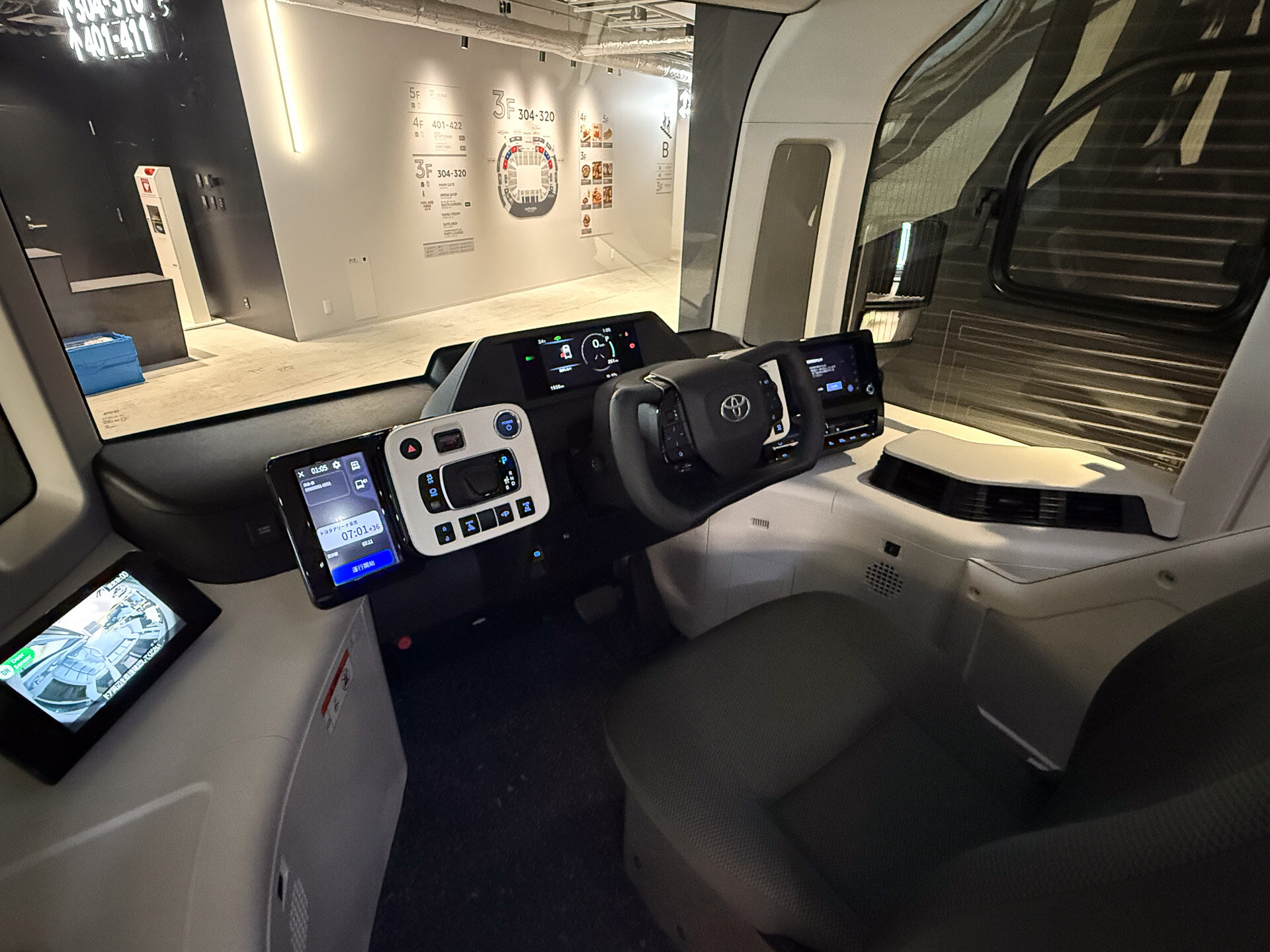 Toyota e-Palette: электробус будущего с автопилотом и запасом хода 250 км