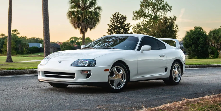 Toyota Supra A80 по цене Lamborghini: за что отдали рекордные $242 000 на аукционе?