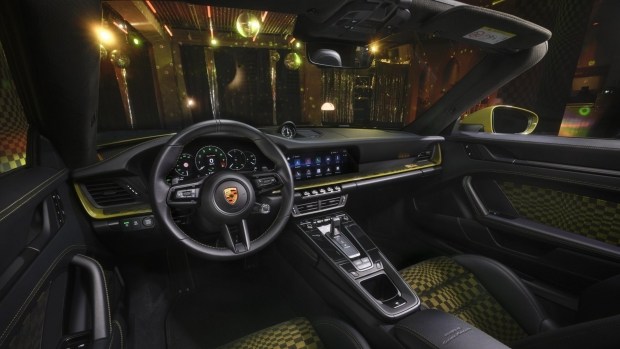 Представлено новий Porsche 911 Spirit 70: гібридний двигун, вінтажний стиль і лімітована серія