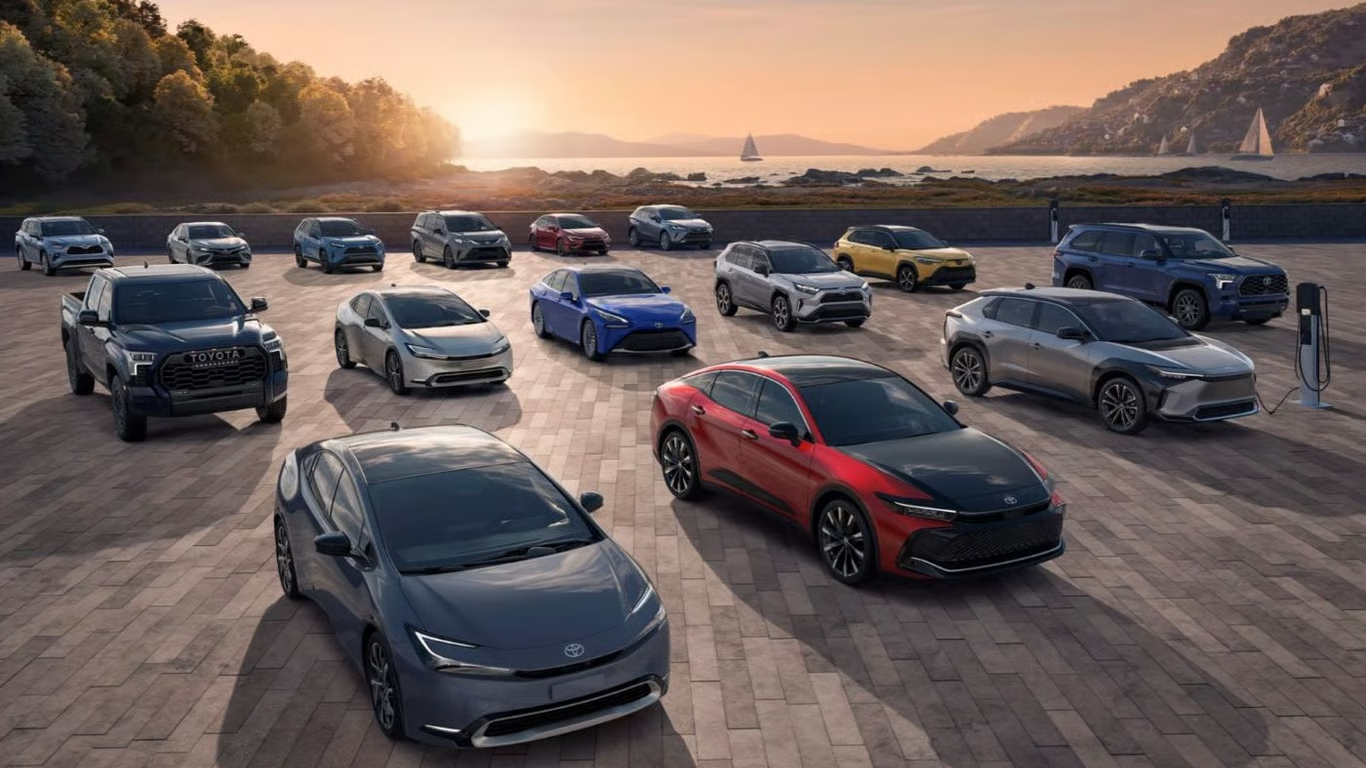 Toyota відповіла на чутки про повернення до Росії: японський автогігант зробив офіційну заяву