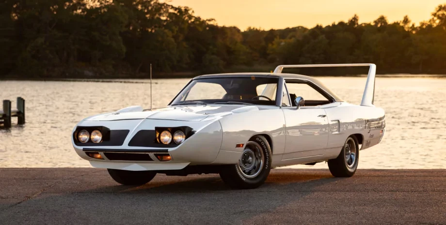 Легендарный Plymouth Road Runner Superbird из коллекции Ричарда Петти выставлен на аукцион - 2 | bex-auto.com