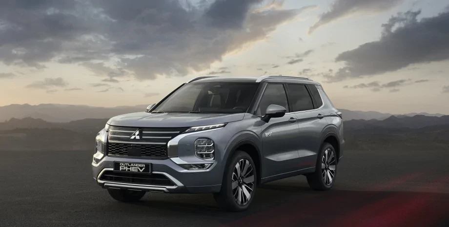 Экономичный и мощный: Mitsubishi представила 302-сильный гибрид Outlander с расходом 0,8 л на 100 км