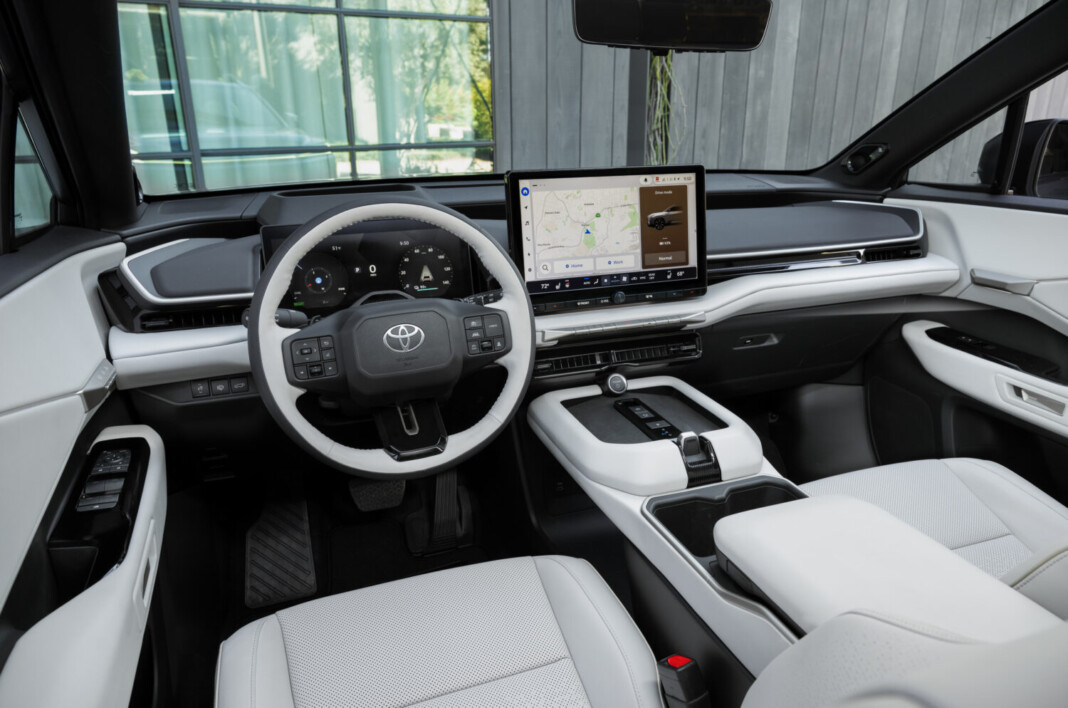 Toyota представила электрический Highlander 2027: запас хода до 515 км и три ряда сидений