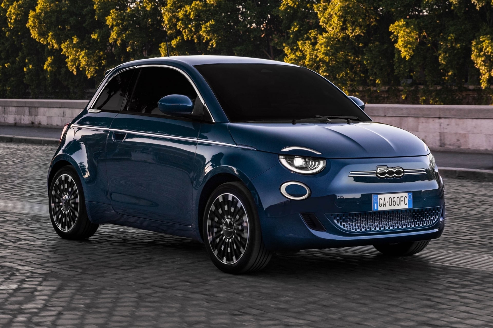 Какой автомобиль купить начинающему водителю?
