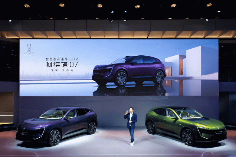 Tesla Model Y, BYD Song Plus і Zeekr 7X, поступіться дорогою. Представлено Avatr 07 з ексклюзивним шасі та 35,4-дюймовим 4K-екраном