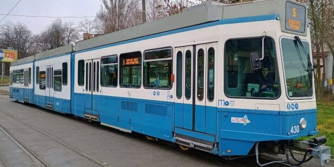 В Виннице запустили низкопольный швейцарский трамвай для маломобильных пассажиров: что изменилось | bex-auto.com