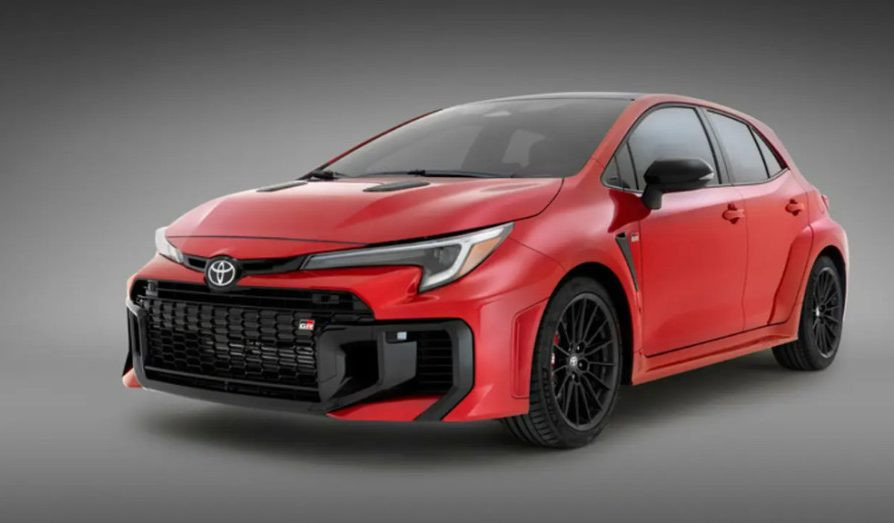 Компания Toyota представила обновленную GR Corolla с автоматической коробкой передач