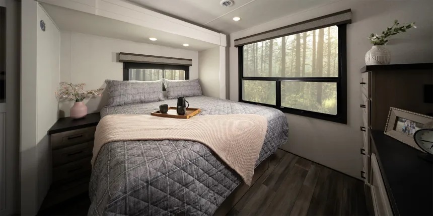 Квартира на колесах: как выглядит роскошный 12-метровый автодом Highland Ridge RV