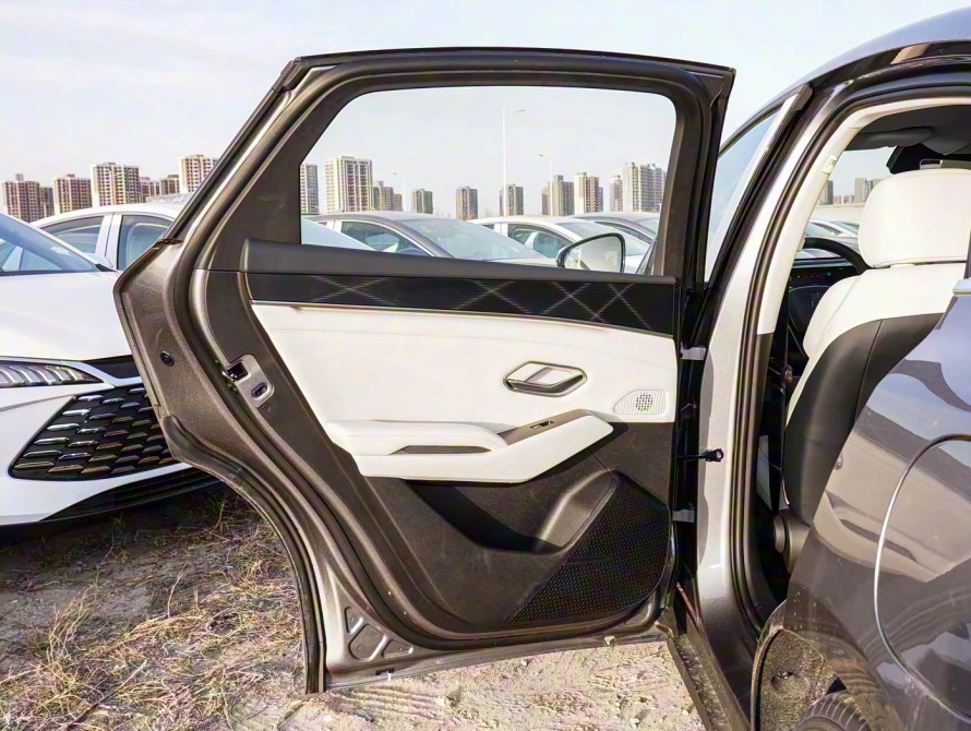 BYD Qin L 2025 DM-i Intelligent Driving - 33 BYD Qin L 2025 DM-i Intelligent Driving - 33 | bex-auto.com