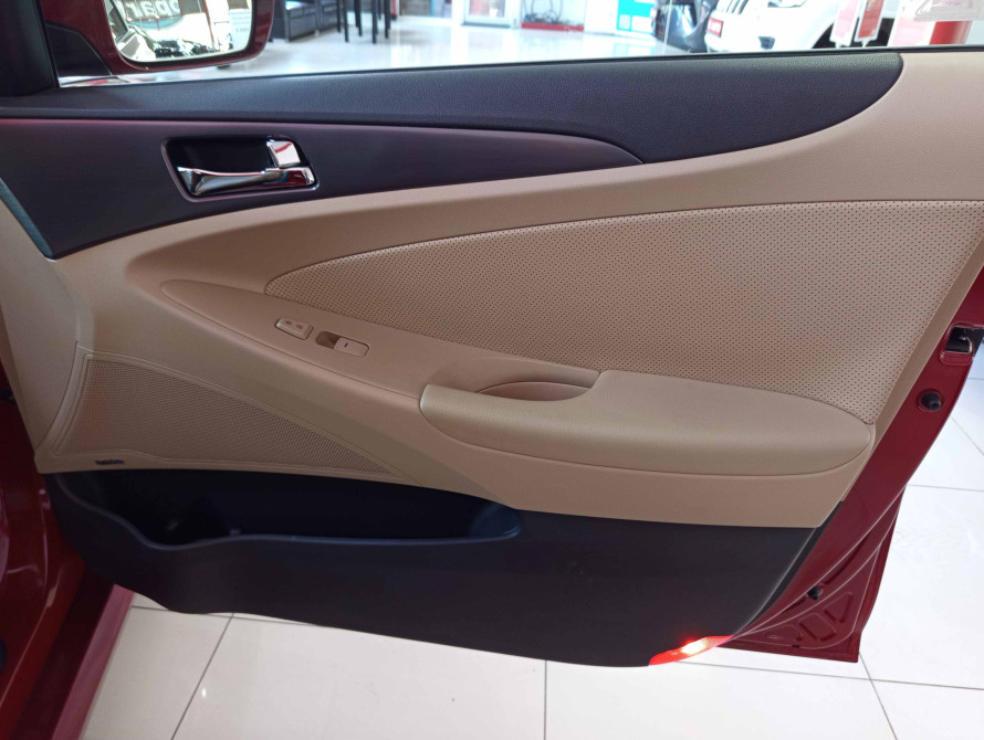 Hyundai Sonata 2013 Hybrid Limited - 39 Hyundai Sonata 2013 Hybrid Limited - 39 | bex-auto.com