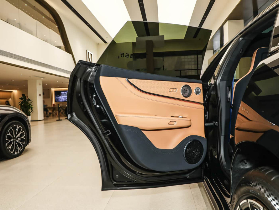 Zeekr 001 2026 Max 95kWh AWD - 68 Zeekr 001 2026 Max 95kWh AWD - 68 | bex-auto.com