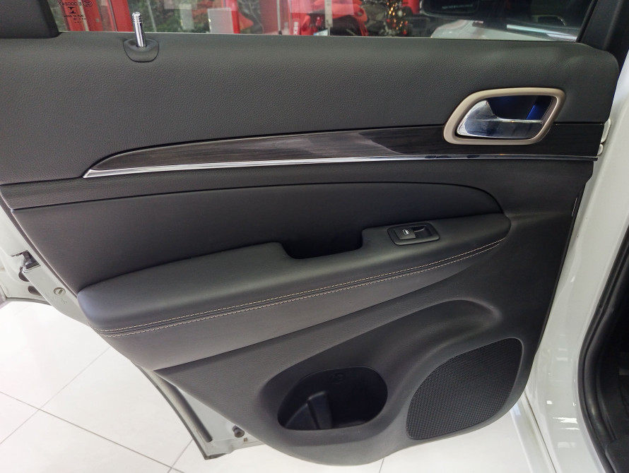 Jeep Grand Cherokee 2016 - 42 Jeep Grand Cherokee 2016 - 42 | bex-auto.com