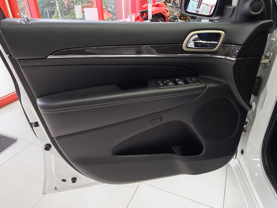 Jeep Grand Cherokee 2016 - 17 Jeep Grand Cherokee 2016 - 17 | bex-auto.com