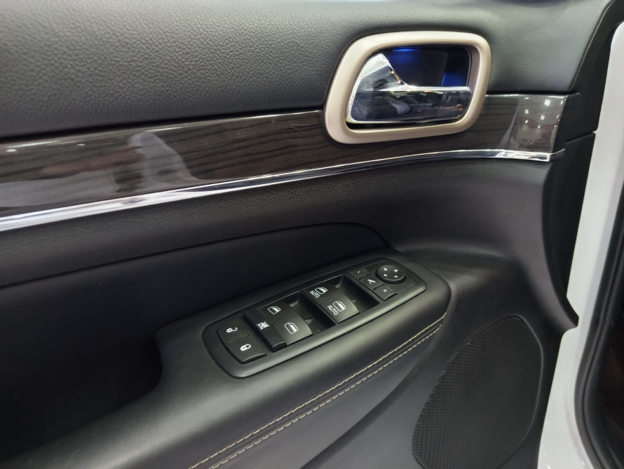 Jeep Grand Cherokee 2016 - 18 Jeep Grand Cherokee 2016 - 18 | bex-auto.com