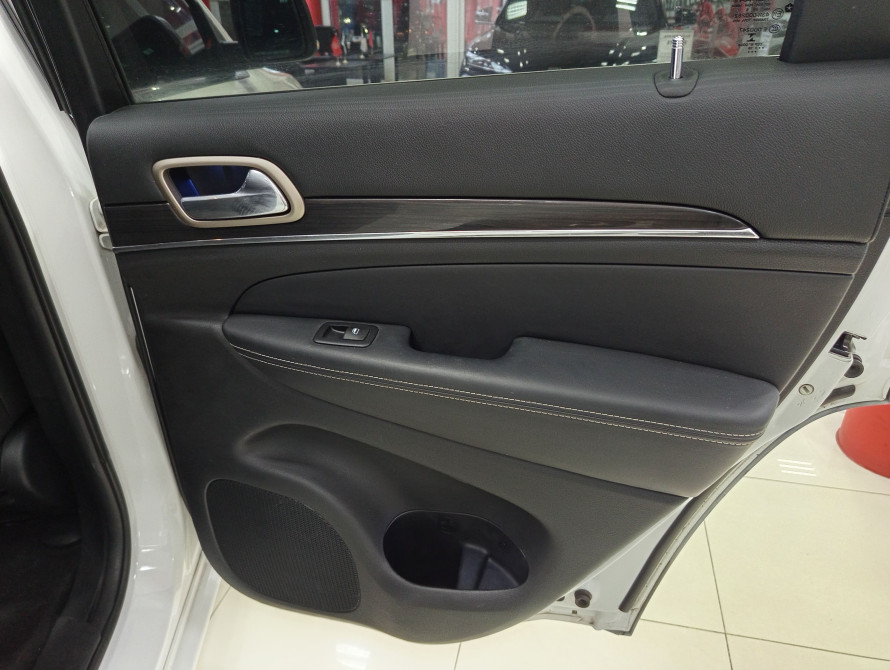 Jeep Grand Cherokee 2016 - 49 Jeep Grand Cherokee 2016 - 49 | bex-auto.com