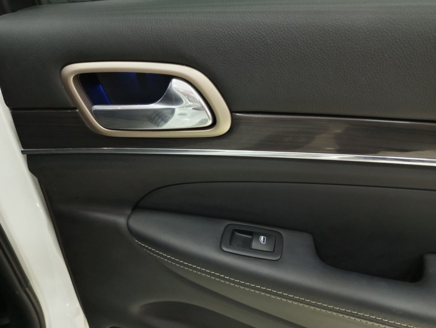 Jeep Grand Cherokee 2016 - 50 Jeep Grand Cherokee 2016 - 50 | bex-auto.com