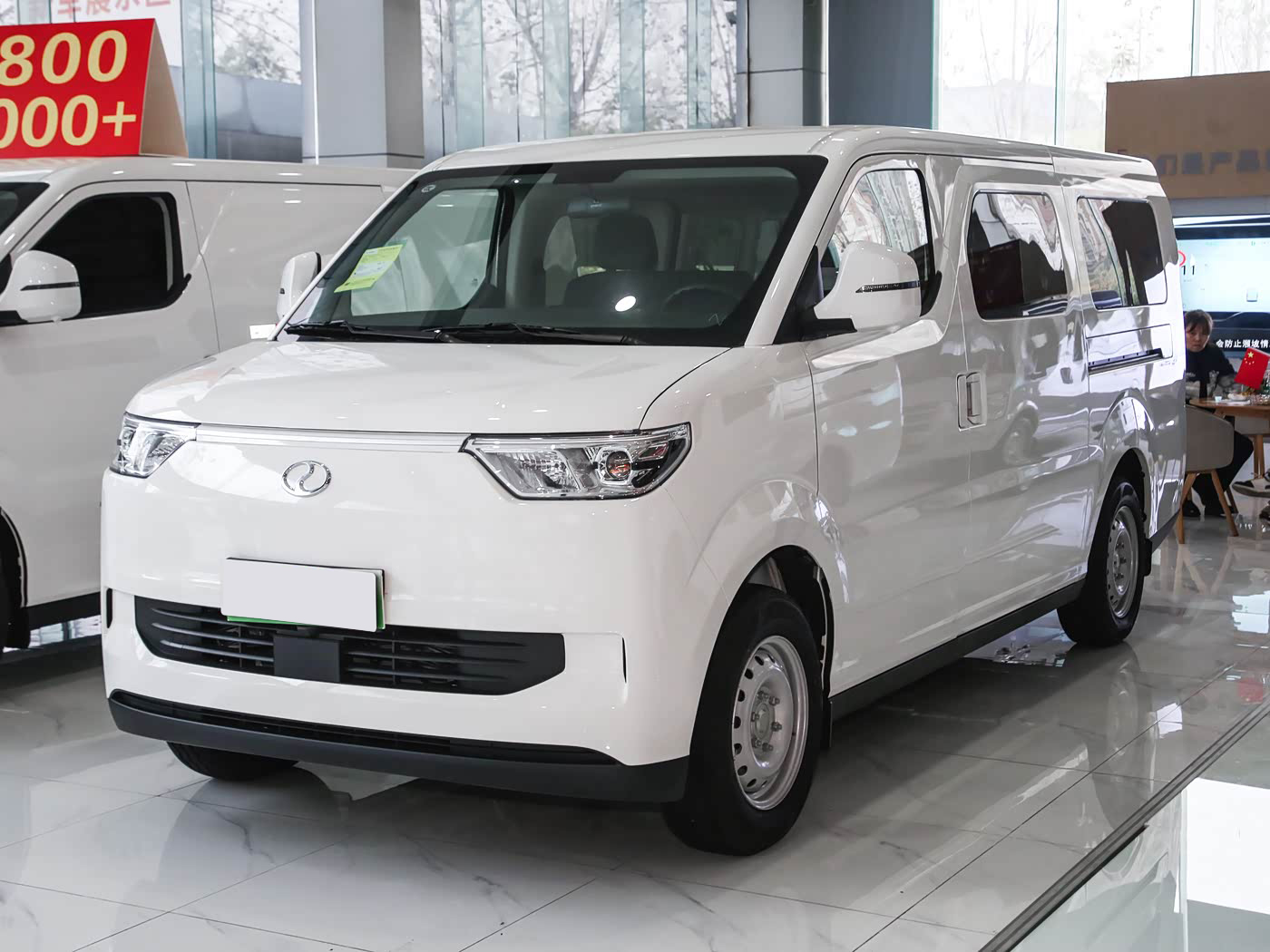 Ruichi EC75 2026 Passenger Supercharging Edition Pioneer Type I 6-Seater - 2 