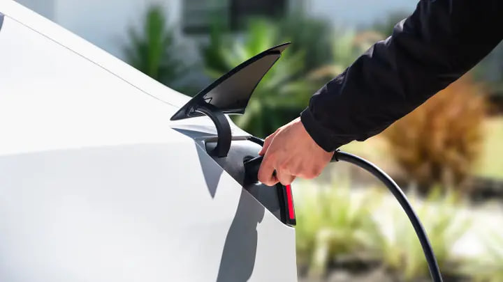 Tesla обновила Model 3: больше мощности, новый экран и увеличенный запас хода